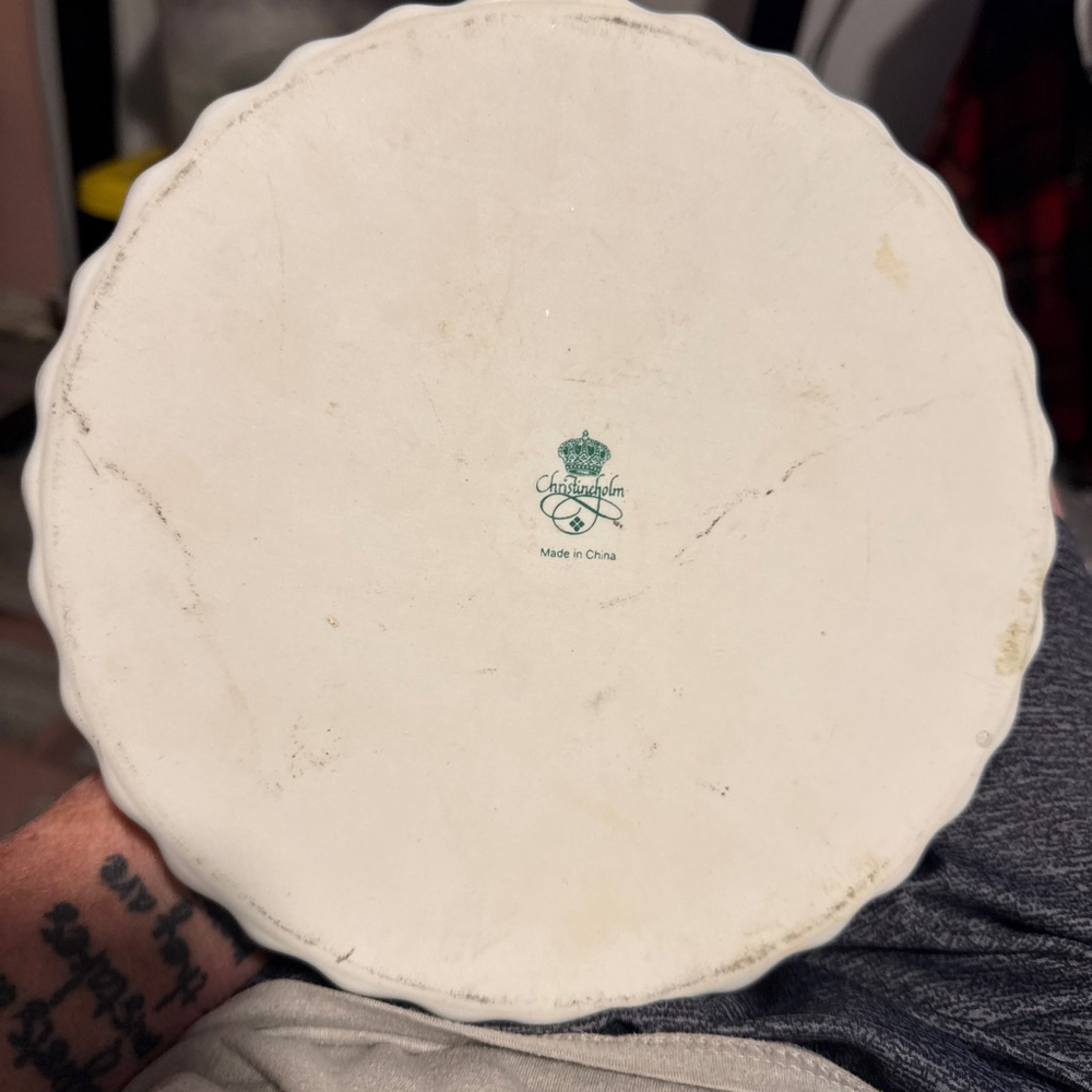 Christineholm pie plate pink roses 10 inch. One and a half inch deep. - Picture 6 of 7